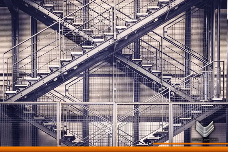 cuales son los tipos de escaleras de acero inoxidable