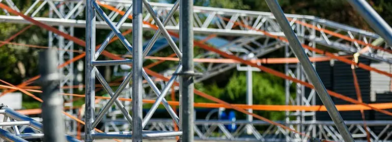 Estructuras de aluminio: Cómo usarlas en la construcción 4 Base para los escenarios
