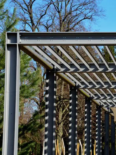 ¡Aprende a construir pérgolas de acero inoxidable de una forma sencilla! 1 Diseño de una pérgola moderna con acero inoxidable