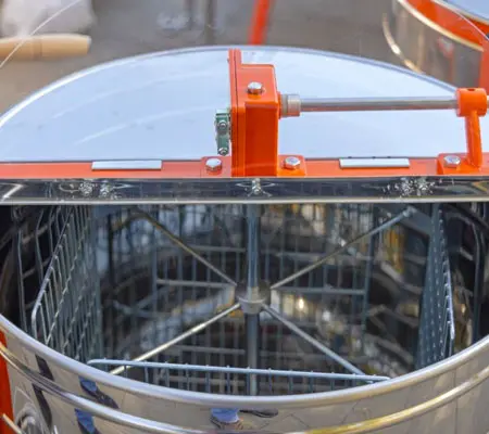¿Qué son las varillas de acero inoxidable? ¡Entérate aquí! 4 Máquina revolvedora de miel que entre sus elementos de construcción se encuentran varillas de acero inoxidable