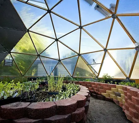 ¡Descubre los usos del aluminio en la arquitectura bioclimática! 3 Domo de cristal con un diseño bioclimático