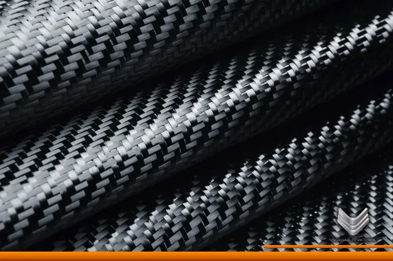 plano detalle de varias tiras de fibra de carbono