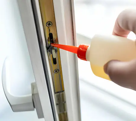 Ventanas de aluminio: ¡Sigue estos consejos y dales un buen mantenimiento! 3 Engrase de una ventana de aluminio